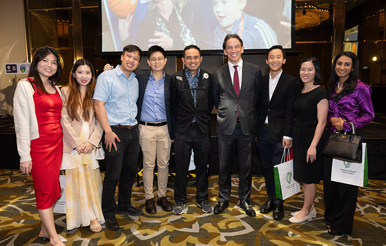 Large group of alumni from RCSI, UCD, RUMC and RCSI-Perdana with RCSI Dean of Medical Programmes, Professor Arnold Hill