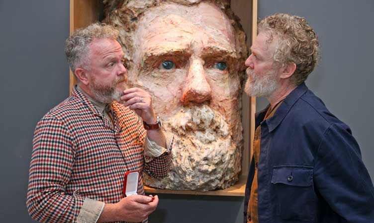 Artist and muse in discussion
