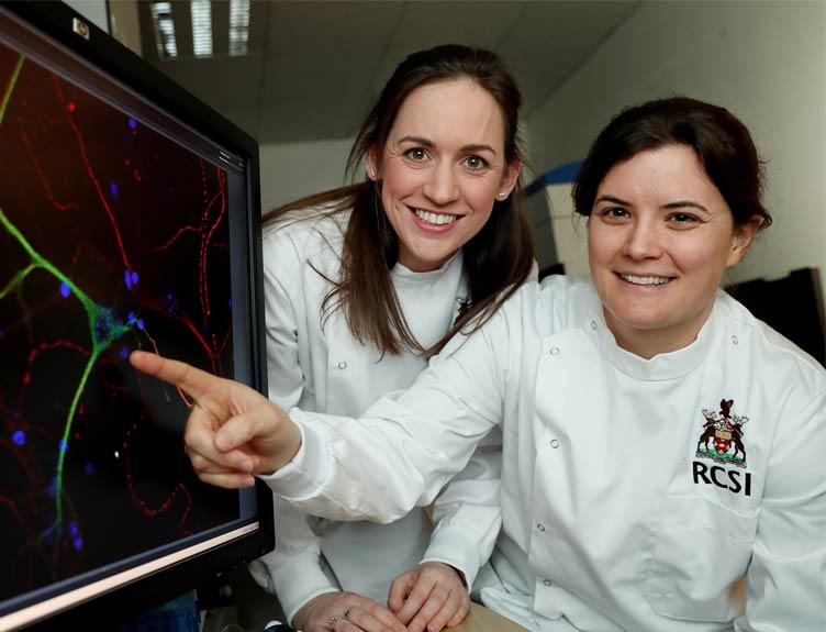 Dr Orla Watters and Dr Niamh Connolly observing a nerve cell in the brain that can become damaged in Parkinsonâs.