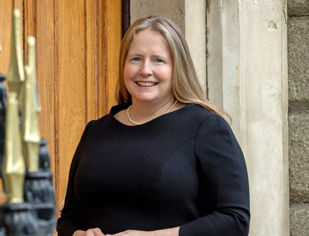 Deborah McNamara headshot