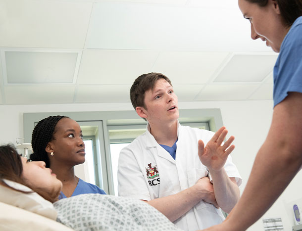 Students with doctor in Beaumont Hospital