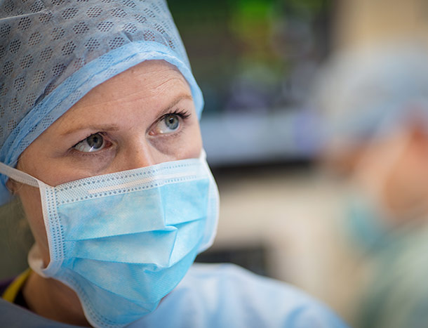 RCSI surgeon in simulation suite
