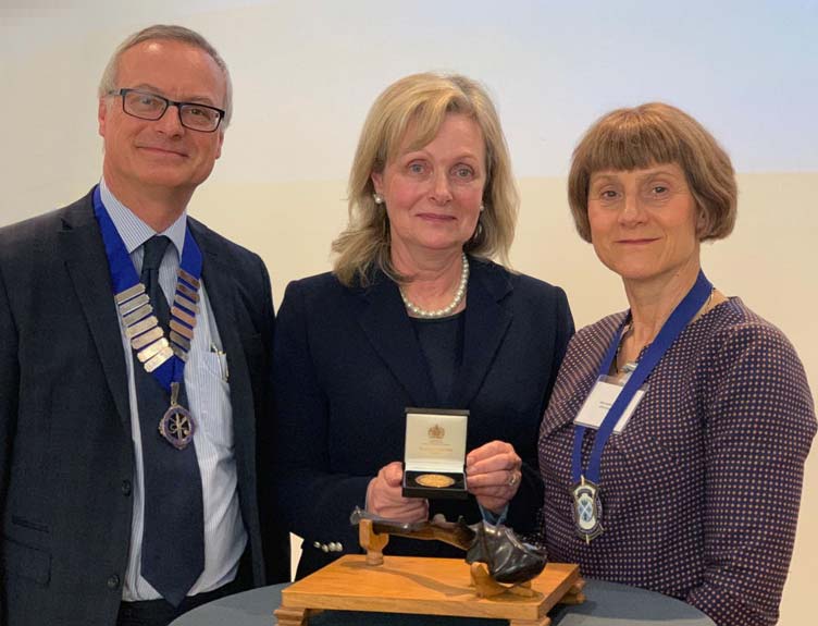Professor Laura Viani receives the Philip Stell Memorial Award